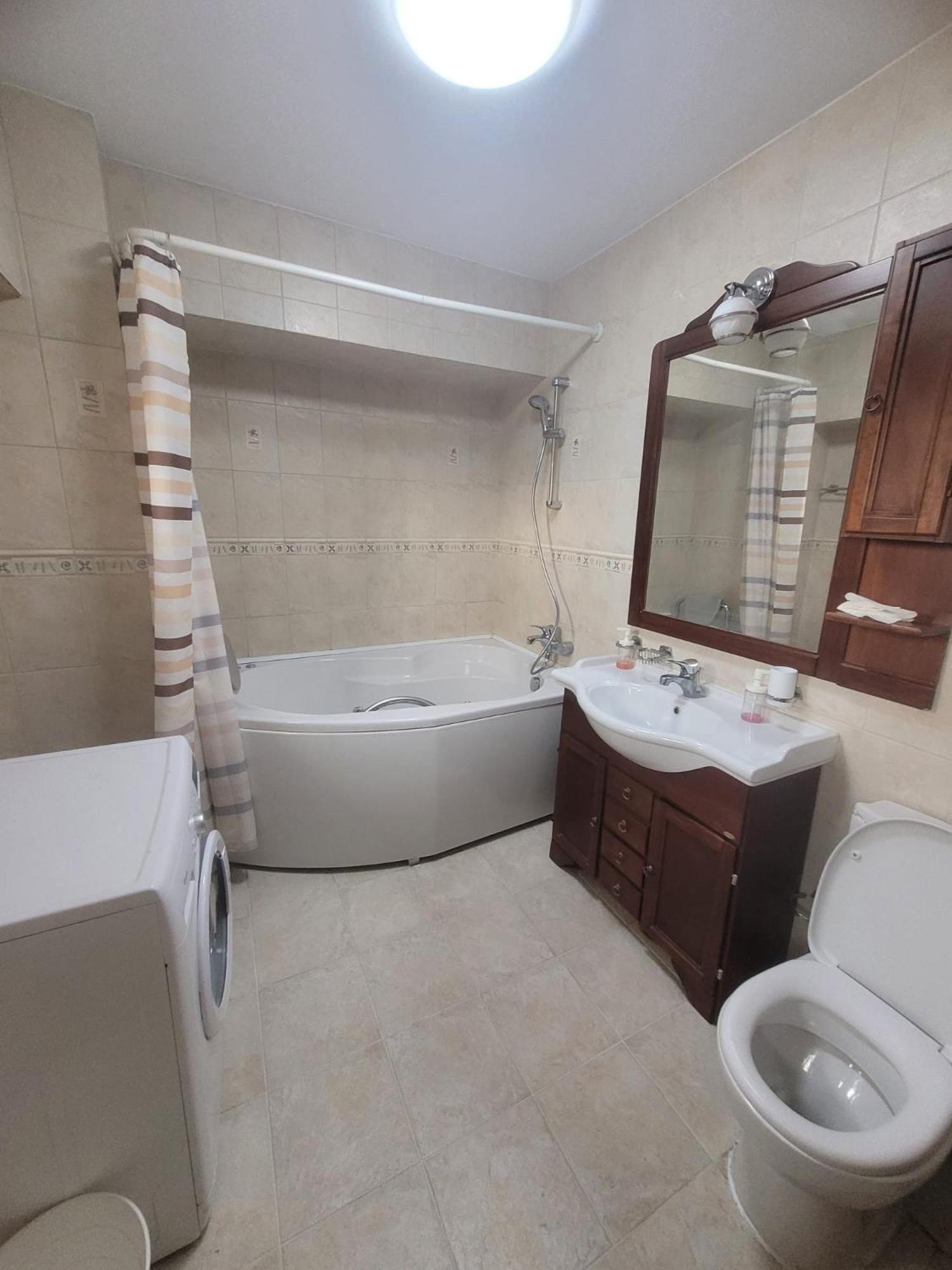 Ultracentral Bucharest Apartment Buitenkant foto